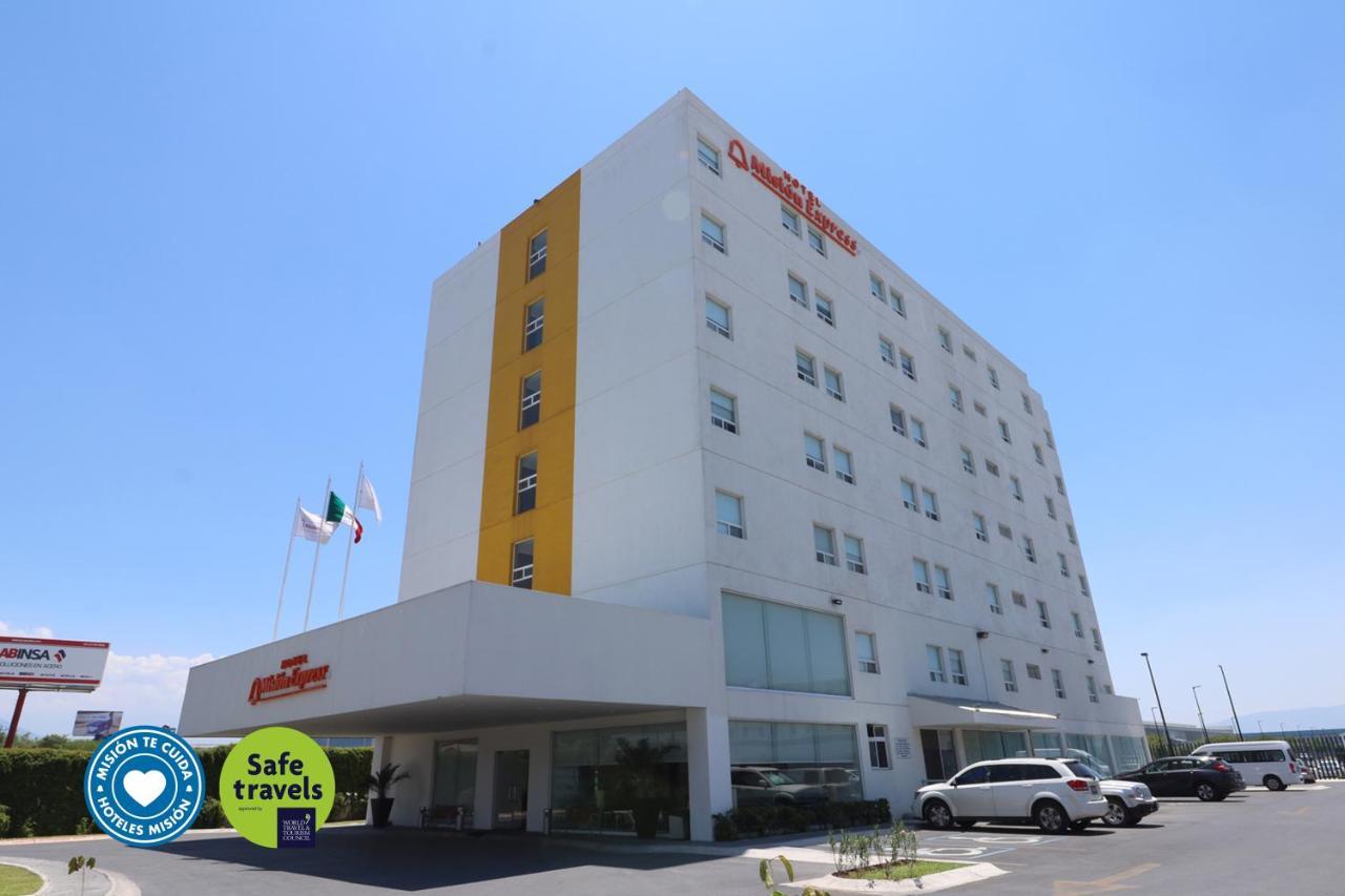 Hotel Mision Express Monterrey Aeropuerto La Fe à Apodaca Extérieur photo