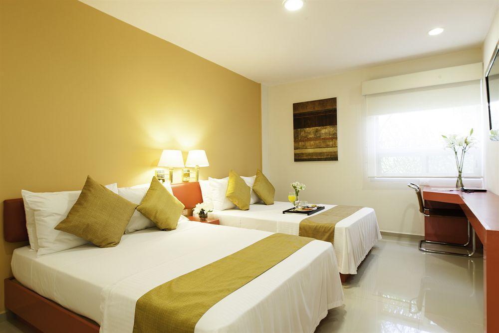 Hotel Mision Express Monterrey Aeropuerto La Fe à Apodaca Extérieur photo