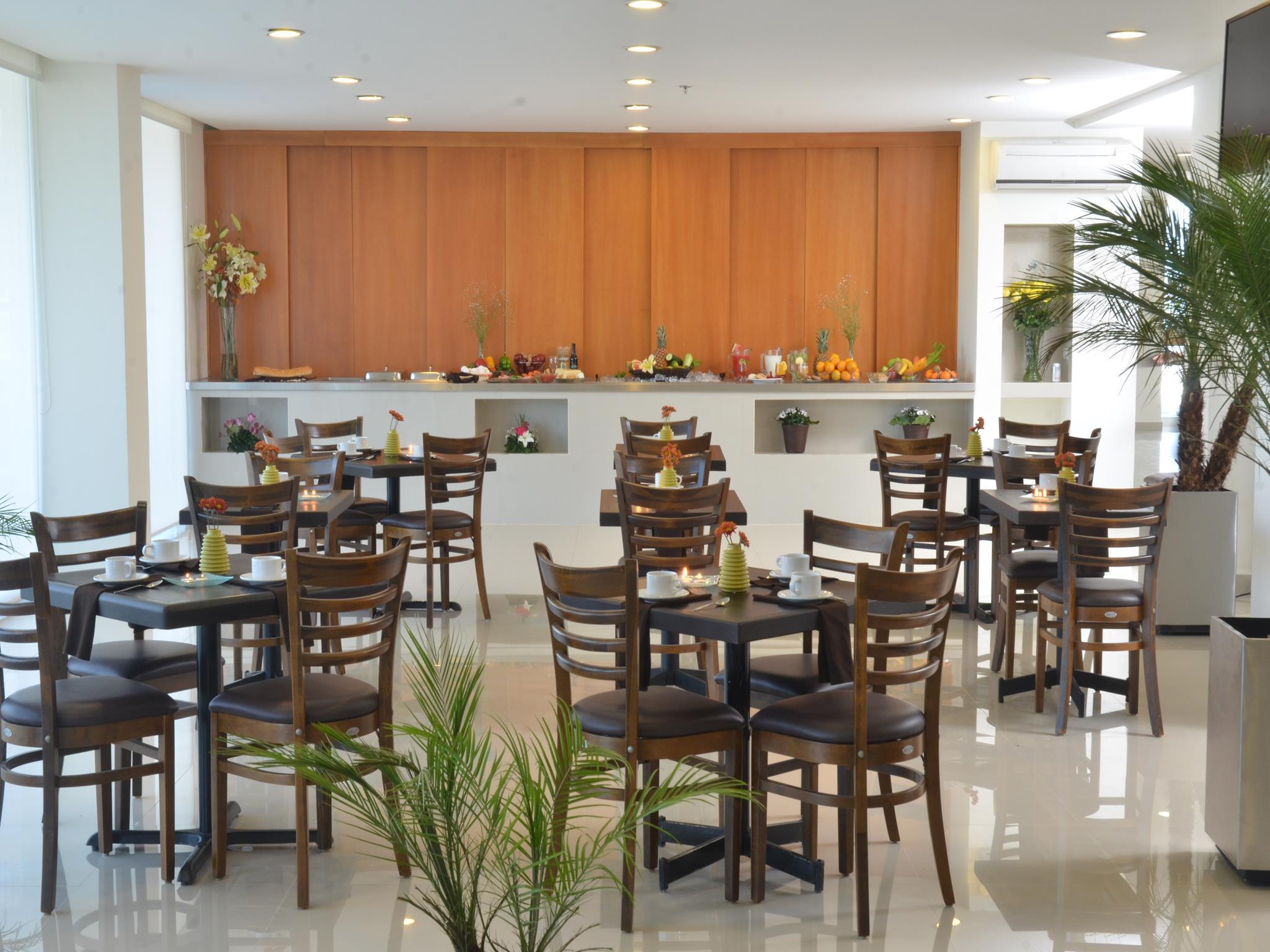 Hotel Mision Express Monterrey Aeropuerto La Fe à Apodaca Extérieur photo